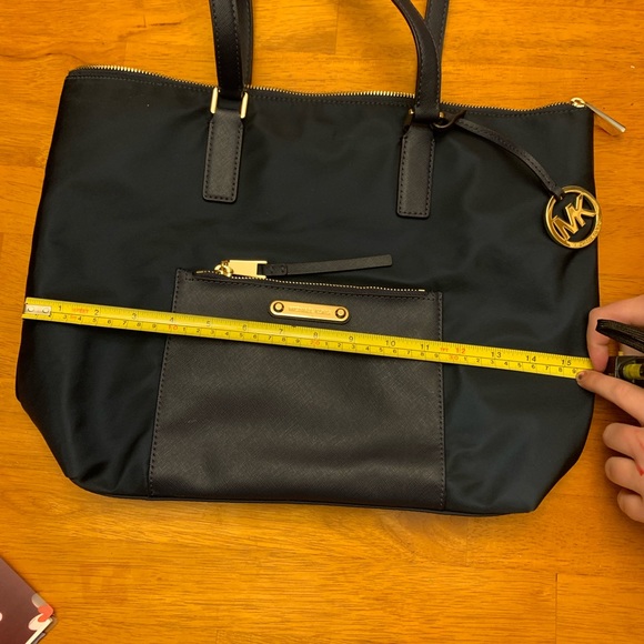 Michael Kors handbag - Picture 4 of 5